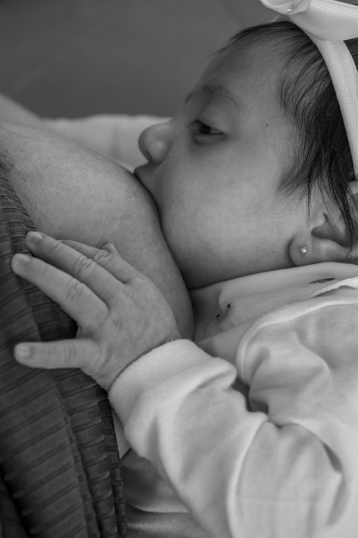 Nứt đầu ti khi cho con bú: nguyên nhân, cách chữa lành và khi nào vẫn bú tiếp